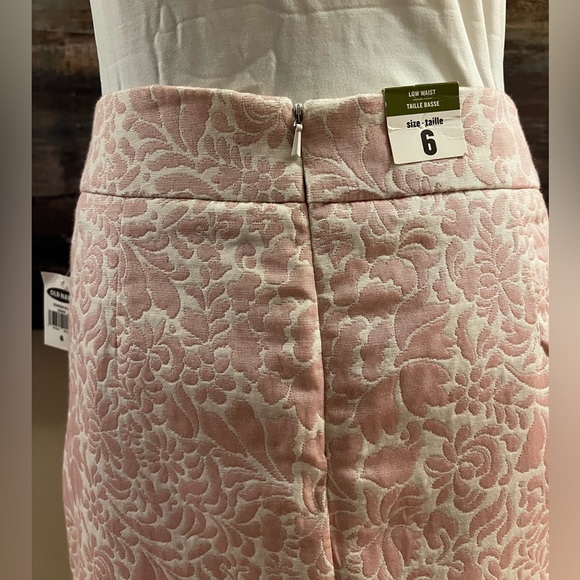 NWT, stunning damask pencil skirt, pink w/ some shimmer - Picture 4 of 12